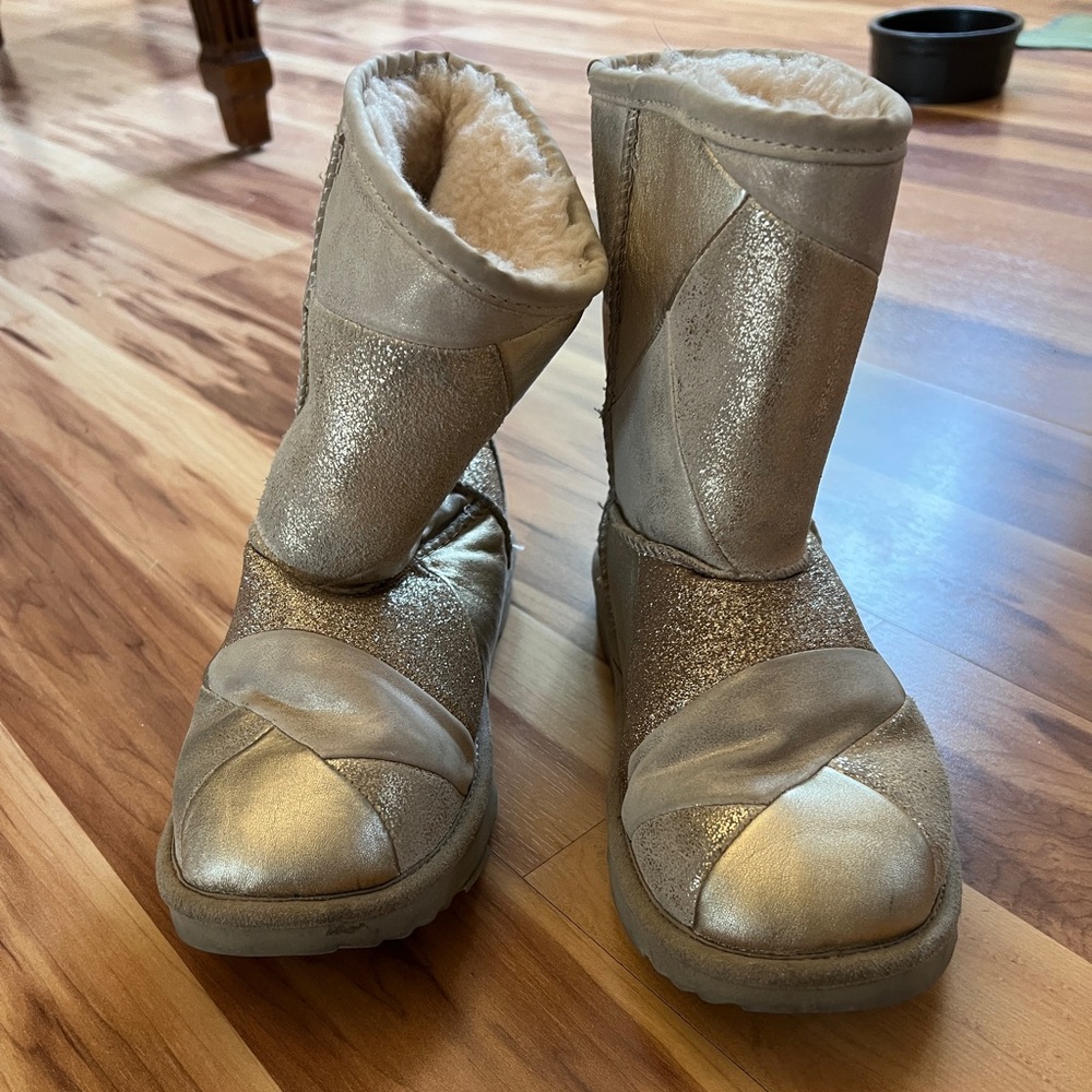 Uggs usa size 5 big girls gold patchwork boots